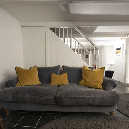 Piskey Cottage, * Mousehole