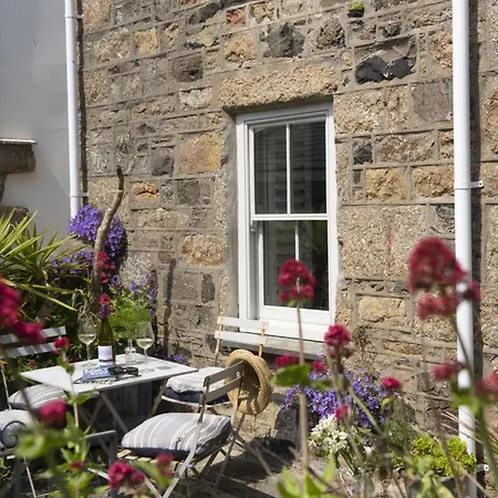 Piskey Cottage, *