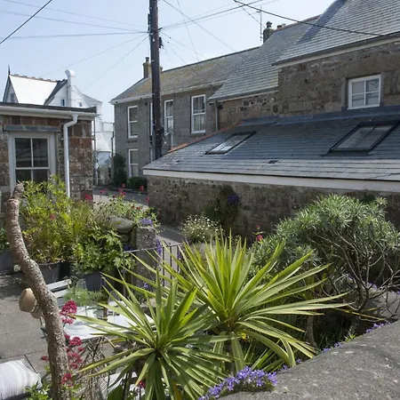 Piskey Cottage, * Mousehole
